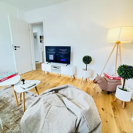 Schoene & Gemuetliche Wohnung Direkt Am Bahnhof Lahnstein Esterno foto