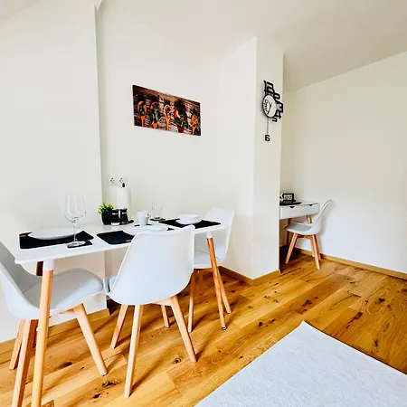 Schoene & Gemuetliche Wohnung Direkt Am Bahnhof Lahnstein Esterno foto