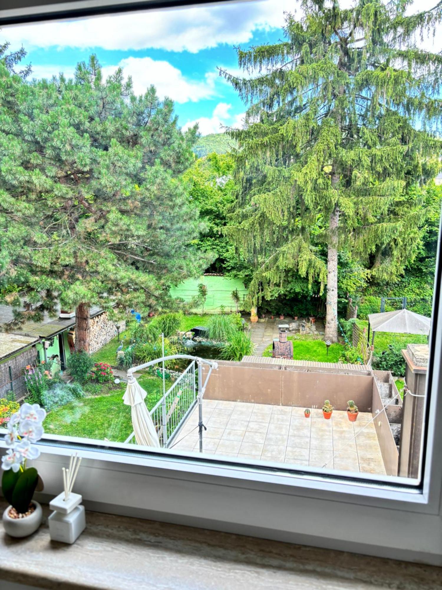 Schoene & Gemuetliche Direkt Am Bahnhof Apartment