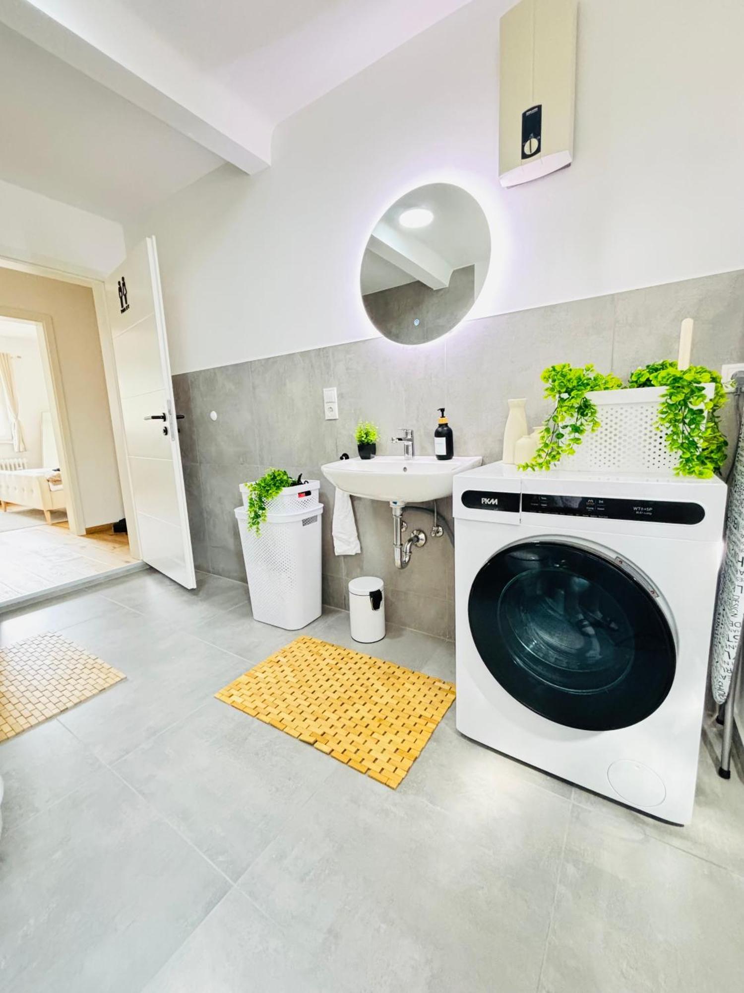 Apartment Schoene & Gemuetliche Direkt Am Bahnhof *