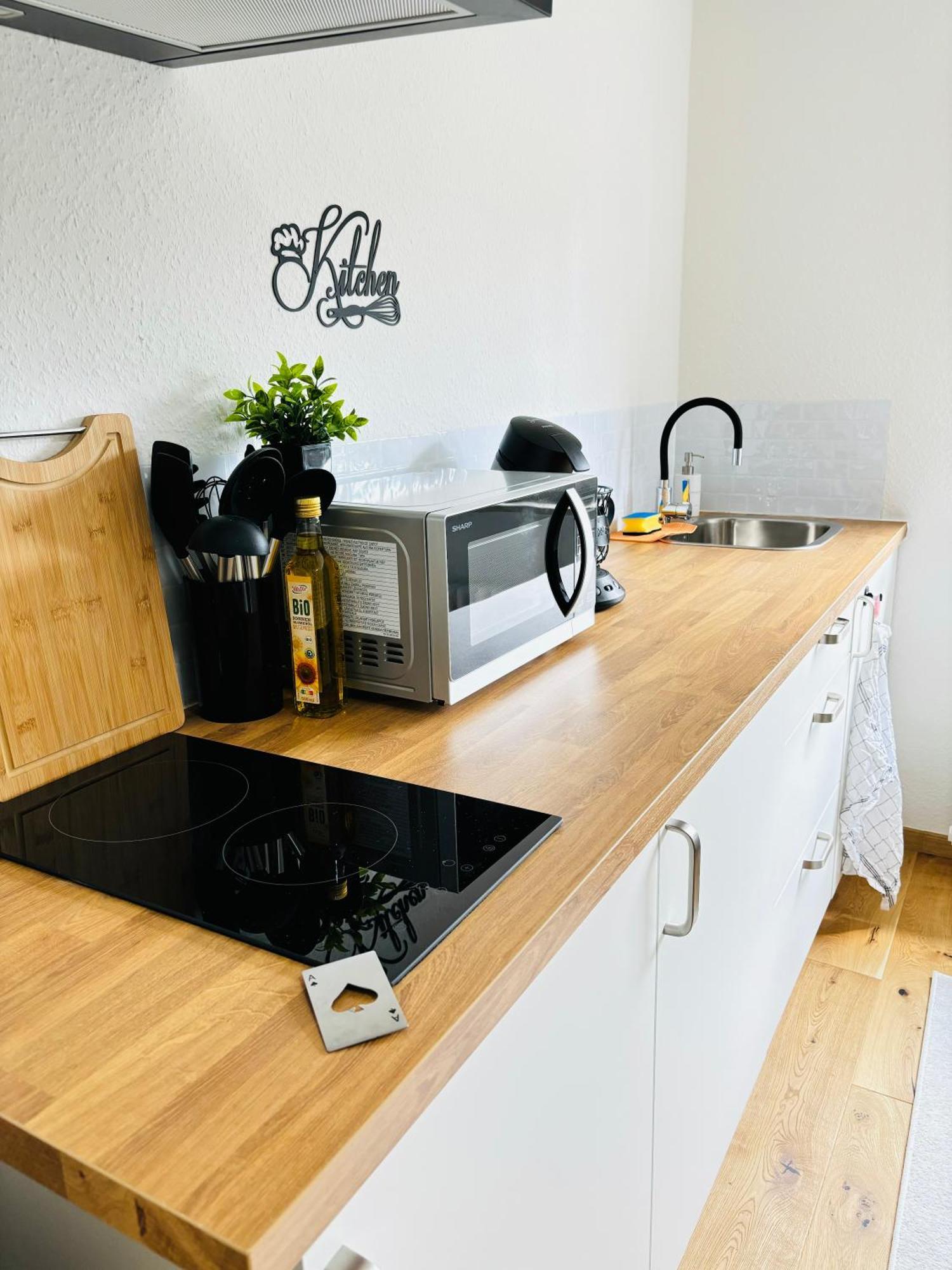 Schoene & Gemuetliche Direkt Am Bahnhof Apartment *